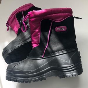 🔥PRICE NEGOTIABLE🔥Totes Snow Boots